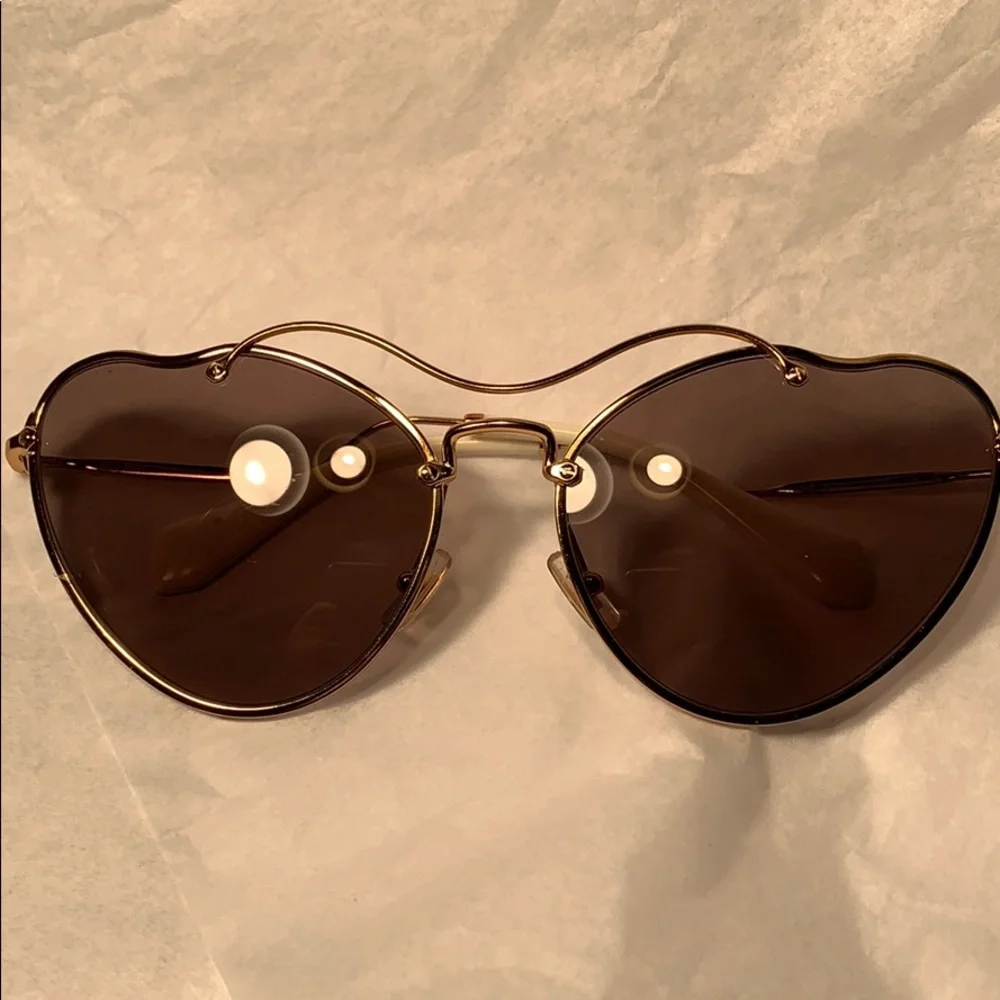 Miu Miu Butterfly Made in Italy hardly preloved